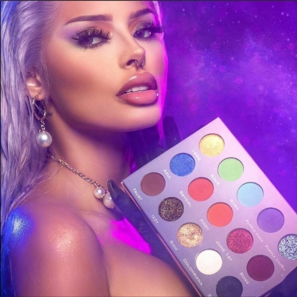 ILLUMINATI - ILLUMINATI X ISA Eyeshadow Palette..